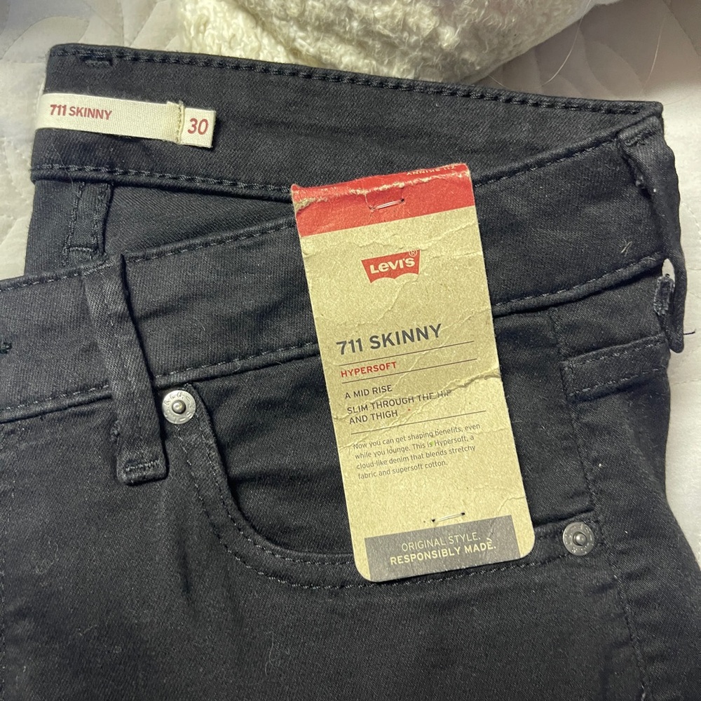 New with tags skinny jeans